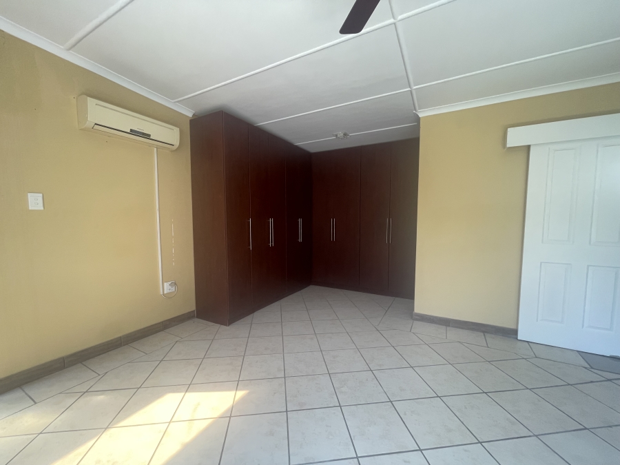 4 Bedroom Property for Sale in Cove Ridge East Eastern Cape